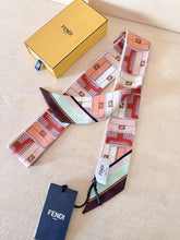 Carica l'immagine nel visualizzatore di Gallery, Fendi Twilly Stampa Baguette Rosa
