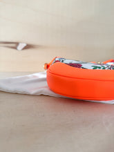 Carica l&#39;immagine nel visualizzatore di Gallery, Gucci Jackie 1961 Arancione Fluo
