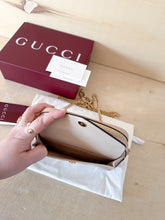 Carica l'immagine nel visualizzatore di Gallery, Gucci Borsa Gilbert Mini Con Zip
