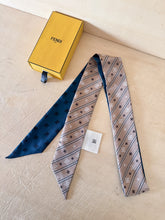 Carica l'immagine nel visualizzatore di Gallery, Fendi Twilly Limited Karligraphy
