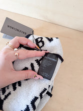 Carica l&#39;immagine nel visualizzatore di Gallery, Balenciaga Cappello Lana Logo Nero
