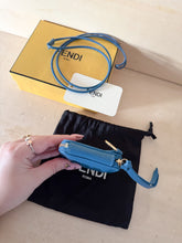 Carica l&#39;immagine nel visualizzatore di Gallery, Fendi Portamonete FF Color Petrolio
