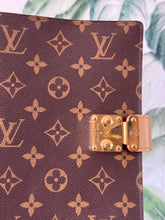 Carica l'immagine nel visualizzatore di Gallery, Louis Vuitton Cover Agenda Paul MM
