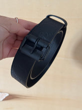 Carica l'immagine nel visualizzatore di Gallery, Gucci Cintura GG Rubber Nera
