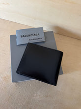 Carica l'immagine nel visualizzatore di Gallery, Balenciaga Portafoglio Uomo Limited Logo BB
