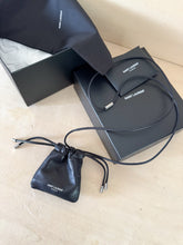 Carica l&#39;immagine nel visualizzatore di Gallery, Saint Laurent Porta AirPods E Monete
