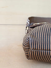 Carica l&#39;immagine nel visualizzatore di Gallery, Fendi Chef Limited Edition FF Traforate Marrone
