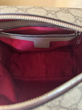Carica l&#39;immagine nel visualizzatore di Gallery, Gucci Borsa Globe Trotter GG Supreme
