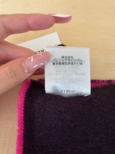 Carica l&#39;immagine nel visualizzatore di Gallery, Balenciaga Sciarpa Magenta Scritta Logo
