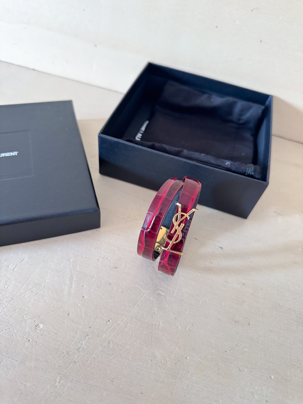 Saint Laurent Bracciale Cassandre Logo Doppio Giro Stampa Cocco