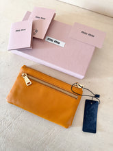 Carica l'immagine nel visualizzatore di Gallery, Miu Miu Bustina Softy Color Melograno

