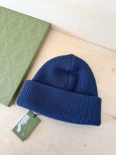 Carica l'immagine nel visualizzatore di Gallery, Gucci Cappello Targhetta Logo Blu
