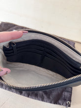 Carica l&#39;immagine nel visualizzatore di Gallery, Gucci Swing Pochette Nera
