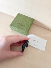 Carica l&#39;immagine nel visualizzatore di Gallery, Gucci Porta AirTag Pelle Nero
