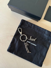 Carica l&#39;immagine nel visualizzatore di Gallery, Saint Laurent Portachiavi Scritta Logo
