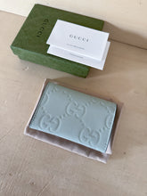 Carica l'immagine nel visualizzatore di Gallery, Gucci Portacarte Gilbert GG Turchese
