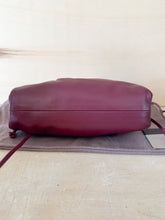 Carica l'immagine nel visualizzatore di Gallery, Bottega Veneta Mini Pouch Liscia Barolo
