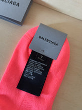 Carica l&#39;immagine nel visualizzatore di Gallery, Balenciaga Calze Logo Alto Pesca
