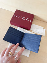 Carica l'immagine nel visualizzatore di Gallery, Gucci Portafoglio Uomo GG Jumbo Blu
