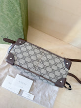 Carica l&#39;immagine nel visualizzatore di Gallery, Gucci Borsa Globe Trotter GG Supreme
