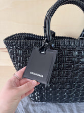 Carica l'immagine nel visualizzatore di Gallery, Balenciaga Basket Bistro Borsa Classica Nera
