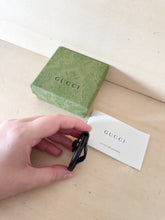 Carica l&#39;immagine nel visualizzatore di Gallery, Gucci Porta AirTag Pelle Nero
