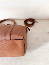 Carica l&#39;immagine nel visualizzatore di Gallery, Gucci Borsa Dome Media Color Cammello
