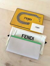 Carica l&#39;immagine nel visualizzatore di Gallery, Fendi Woc FF Diamond Limited Edition
