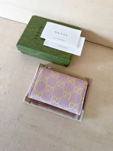 Carica l&#39;immagine nel visualizzatore di Gallery, Gucci Portacarte GG Marmont Bicolor
