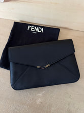 Carica l'immagine nel visualizzatore di Gallery, Fendi Pochette 2Jours Nera

