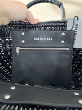 Carica l'immagine nel visualizzatore di Gallery, Balenciaga Basket Bistro Borsa Classica Nera
