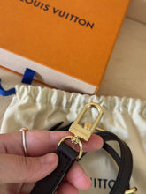 Carica l'immagine nel visualizzatore di Gallery, Louis Vuitton Tracolla Regolabile 16mm
