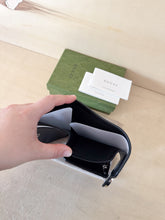 Carica l'immagine nel visualizzatore di Gallery, Gucci Portafoglio Petite GG Compact Nero

