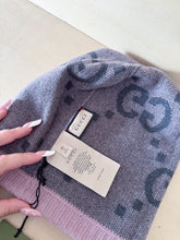 Carica l&#39;immagine nel visualizzatore di Gallery, Gucci Cappello GG In Cashmere Lilla &amp; Antracite
