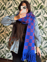 Carica l'immagine nel visualizzatore di Gallery, Gucci Maxi Sciarpa Lana GG Blu
