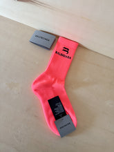 Carica l&#39;immagine nel visualizzatore di Gallery, Balenciaga Calze Logo Alto Pesca
