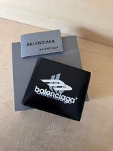 Carica l'immagine nel visualizzatore di Gallery, Balenciaga Portafoglio Uomo Limited Logo BB
