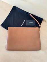 Carica l&#39;immagine nel visualizzatore di Gallery, Saint Laurent Clutch Rive Gauche
