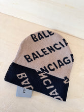 Carica l&#39;immagine nel visualizzatore di Gallery, Balenciaga Cappello Lana Logo Beige
