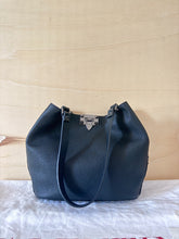 Carica l'immagine nel visualizzatore di Gallery, Valentino Borsa Shopping Piccola Rockstud In Vitello Granato

