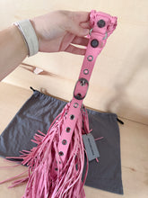 Carica l&#39;immagine nel visualizzatore di Gallery, Balenciaga Borsa Le Cagole XS Con Frange
