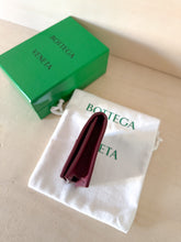 Carica l&#39;immagine nel visualizzatore di Gallery, Bottega Veneta Portacarte Cassette Barolo
