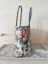Carica l&#39;immagine nel visualizzatore di Gallery, Gucci Shopper Tote Small GG Supreme Flora
