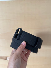 Carica l'immagine nel visualizzatore di Gallery, Gucci Cintura GG Rubber Nera
