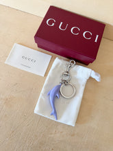 Carica l'immagine nel visualizzatore di Gallery, Gucci Portachiavi Delfino Lilla
