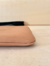 Carica l&#39;immagine nel visualizzatore di Gallery, Saint Laurent Clutch Rive Gauche
