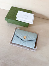 Carica l'immagine nel visualizzatore di Gallery, Gucci Portacarte Gilbert GG Turchese

