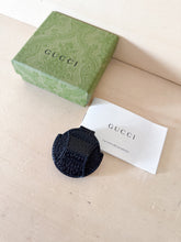 Carica l&#39;immagine nel visualizzatore di Gallery, Gucci Porta AirTag Pelle Nero

