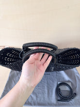 Carica l'immagine nel visualizzatore di Gallery, Balenciaga Basket Bistro Borsa Classica Nera
