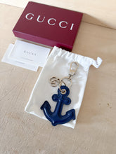 Carica l'immagine nel visualizzatore di Gallery, Gucci Portachiavi Charm Ancora GG
